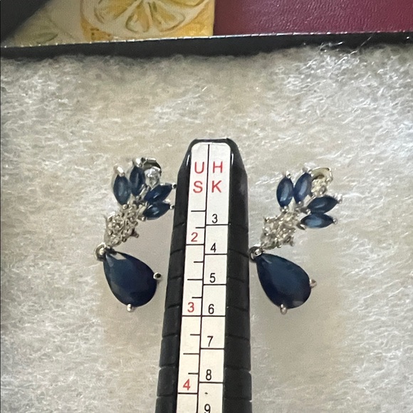 # 0873+Elegant Blue Sapphire Cubic & Drops Earrings in 925 Silver. - Picture 4 of 4